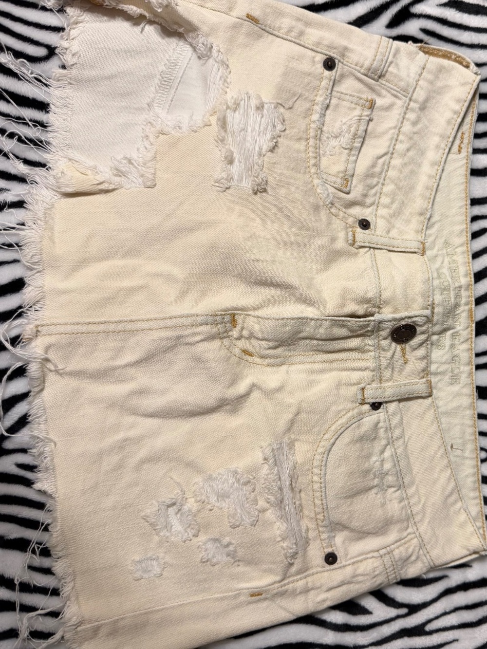 AMERICAN EAGLE WHITE SKIRT